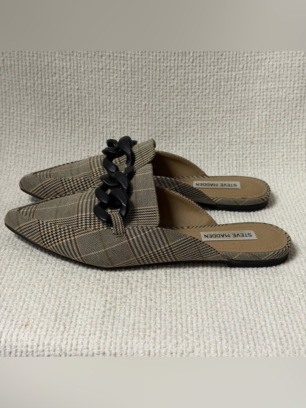 Steve Madden Fleur Plaid Pointed-Toe Mules with Black Chain Accent Sz 8.5 - Picture 2 of 6